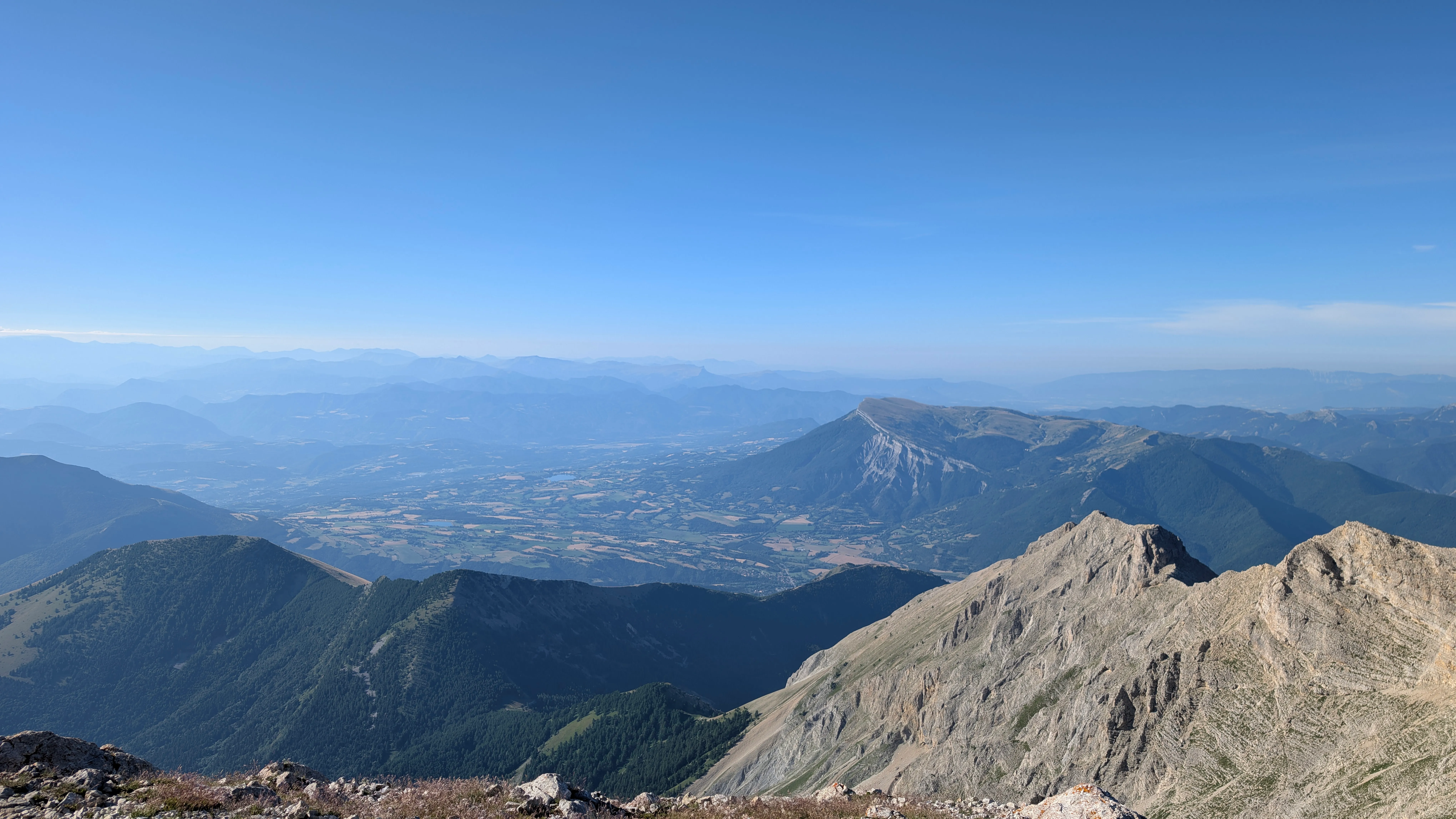 Panorama sur la vallée de Gap et les sommets des Hautes-Alpes