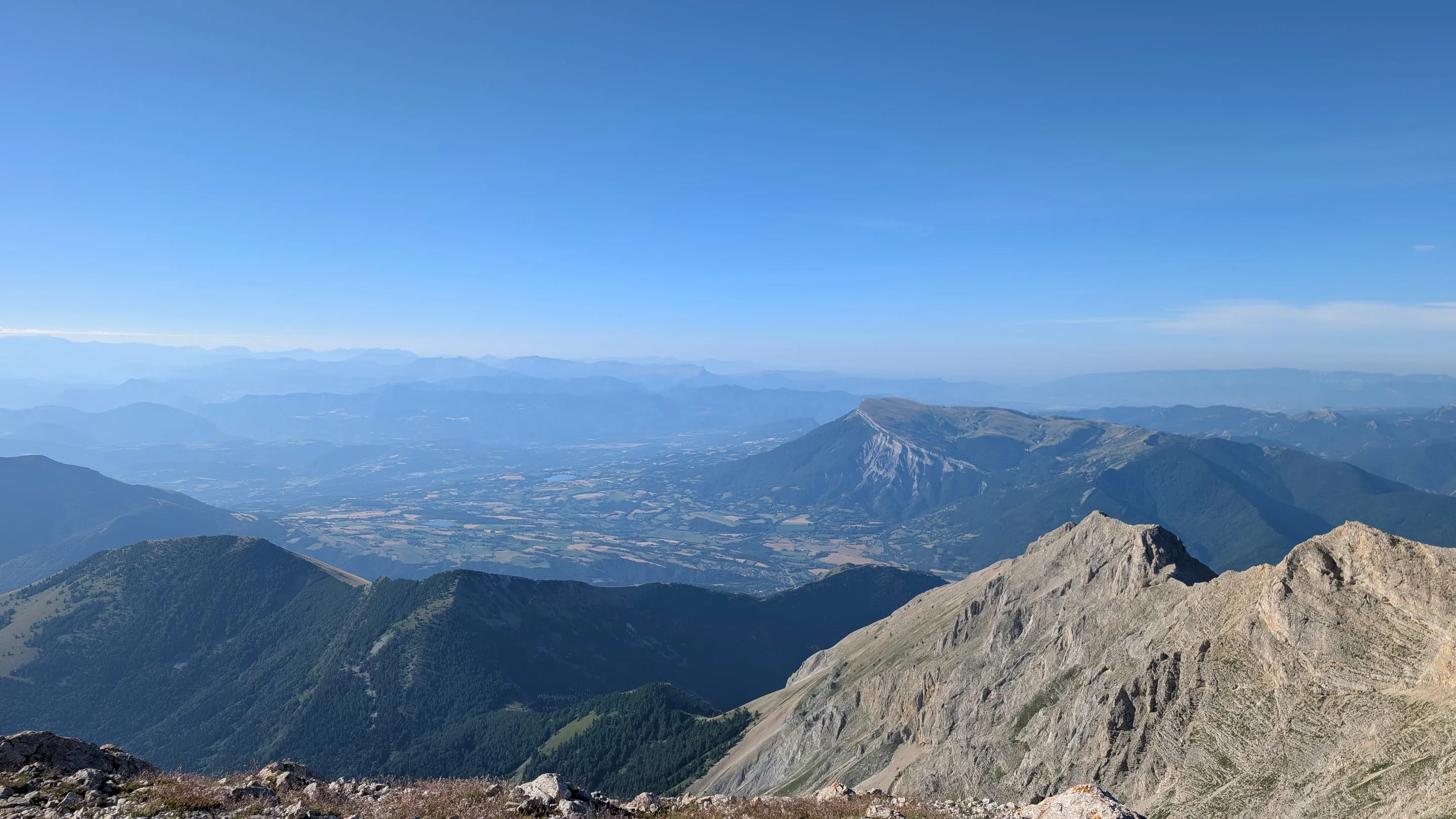 Panorama sur la vallée de Gap et les sommets des Hautes-Alpes